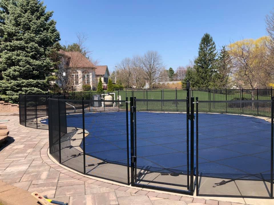 How to Choose the Best Pool Fence: Ultimate Safety with a Pool Fence & Cover