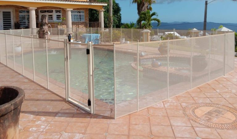 How to Choose A Durable Pool Fence