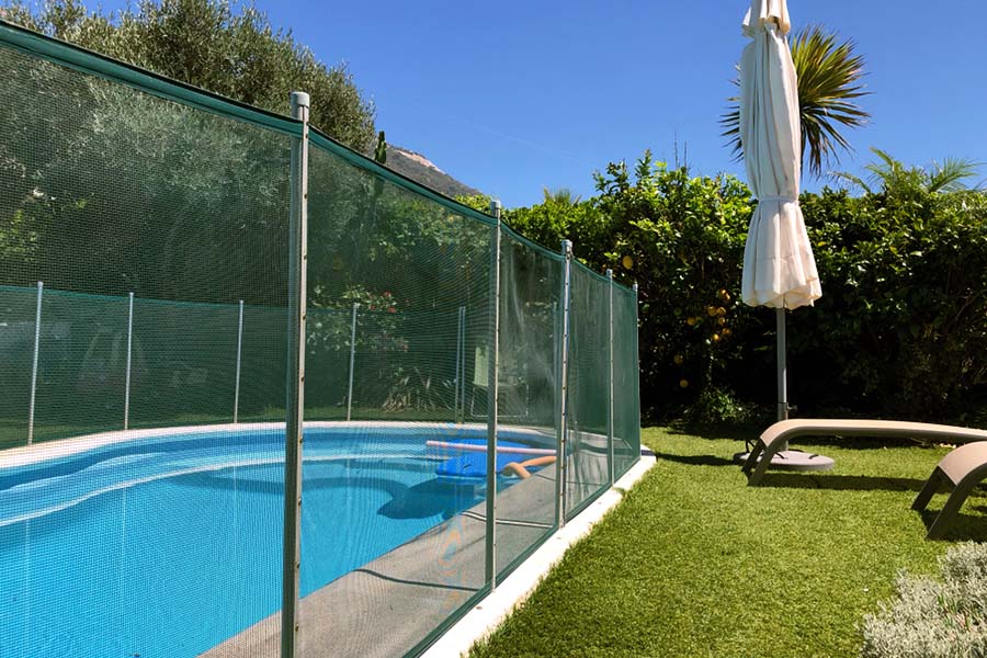 Are Mesh Pool Fences Safe