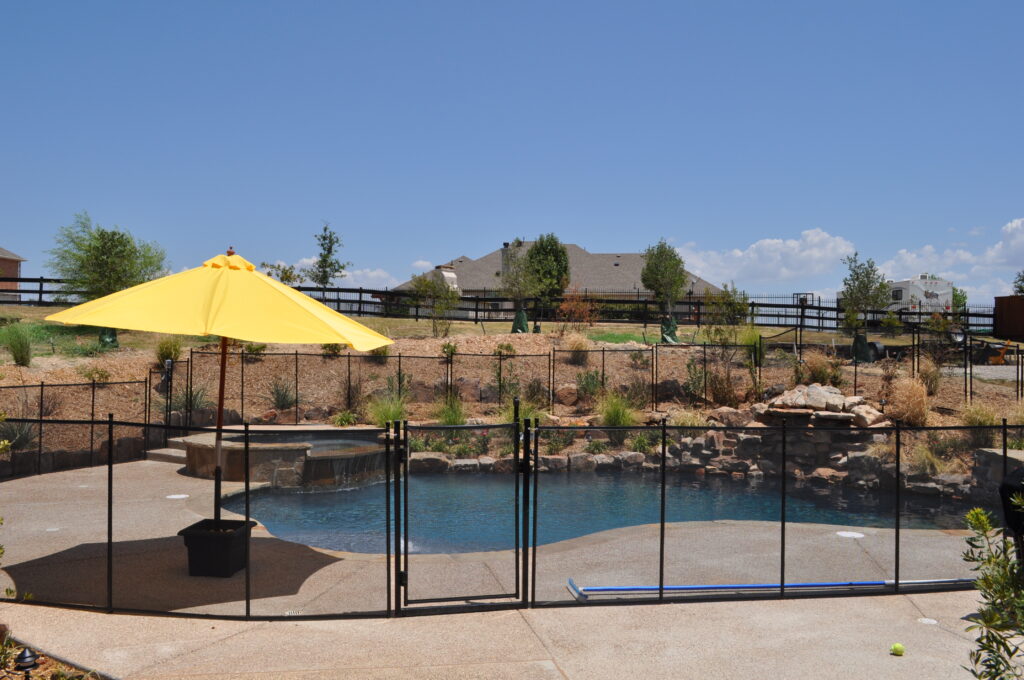 Seasonal Pool Fence Maintenance in Dallas