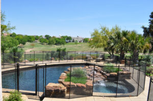 how many homes have pools in phoenix